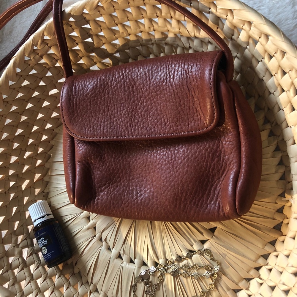 VTG small leather crossbody purse - Picture 7 of 7